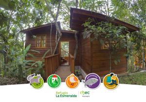 una casetta nel bosco con un portico di Refugio La Esmeralda a Chinchiná