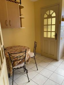 聖丹尼斯的住宿－Appartement charmant à Saint-Denis avec vue sur la mer - 43 m²，相簿中的一張相片