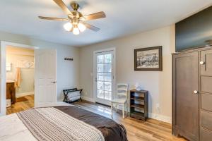 A bed or beds in a room at Quiet Redding Getaway about 7 Mi to Downtown!
