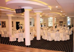 Restaurace v ubytování Hotel Business Faltom Gdynia + 37 fotografií