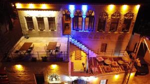 an overhead view of a building at night with lights at Zuwinasa House Hotel in Avanos
