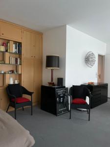 Posedenie v ubytovaní Big apartment with terrace & central location