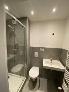 Koupelna v ubytování OWL Comfort Homes - Monteurwohnung/ Handwerkerunterkunft