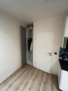 Fotografie z fotogalerie ubytování RMI1 - Apartment für Urlauber, Monteure - mit AC und Infrarotheizung v destinaci Wiener Neustadt