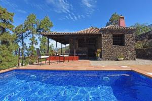 Bassein majutusasutuses Ferienhaus mit Privatpool für 2 Personen ca 40 qm in Tijarafe, La Palma Westküste von La Palma või selle lähedal