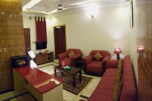 Φωτογραφία από το άλμπουμ του Triple One Hotel Suites σε Abbottabad