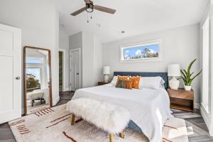 Postel nebo postele na pokoji v ubytování Sojourn Corolla 6 Bedroom POOL