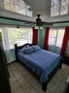 Postel nebo postele na pokoji v ubytování Costa Rica Beach Sanctuary