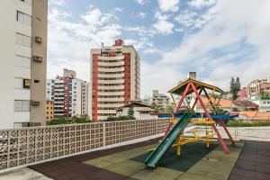 a playground on the roof of a building at 200m do Beiramar Shopping #CA44D in Florianópolis