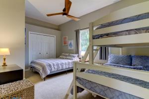 Katil atau katil-katil dalam bilik di Coastal Haven +37 gambar
