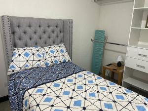 Katil atau katil-katil dalam bilik di Apartamento cómodo y exclusivo