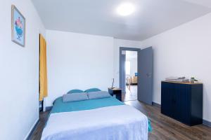 Lova arba lovos apgyvendinimo įstaigoje Appartement T3 - 2 chambres 4 personnes - Centre Ville St Nazaire - Au calme