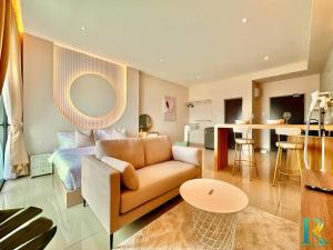 Ruang duduk di KSL Residence 2 by RR JBcity