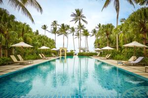 Bazén v ubytování TUI BLUE The Passage Samui Pool Villas with Private Beach Resort nebo v jeho okolí