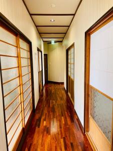 Fotografie z fotogalerie ubytování NEW OPEN『天然温泉』芦ノ湖畔の完全貸切別荘 v destinaci Hakone