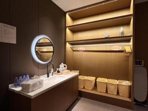 Φωτογραφία από το άλμπουμ του Livetour Hotel Panyu Nancun Wanbo Metro Guangzhou στο Γκουανγκζού
