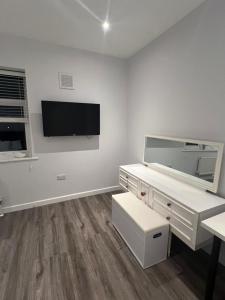 TV a/nebo společenská místnost v ubytování Spencer bridge Rooms by AFL