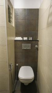 A bathroom at Sepoy Elite By Yuvraj Group of Hotels