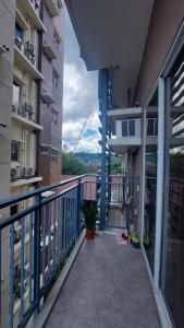Balkón nebo terasa v ubytování Studio type staycation Matina Enclaves condo fully furnished