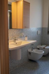 A bathroom at Sikelika Residence Sul Mare