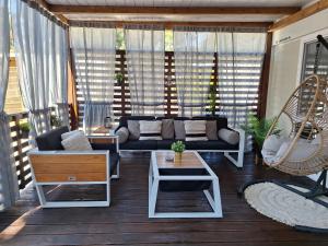 Część wypoczynkowa w obiekcie Mobile home Blue Lagoon 785