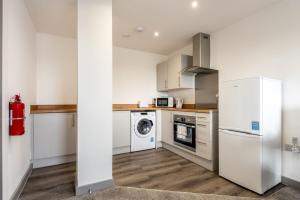 Köök või kööginurk majutusasutuses Cosy 1 Bedroom Apartment in Central Doncaster