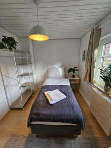 Posteľ alebo postele v izbe v ubytovaní Satzveyhouse für große Gruppen bis 11 Pers inkl WLAN TV Vollausstattung 7 Zimmer