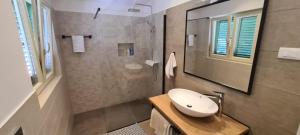 Koupelna v ubytování Villa Mediterranea - Apartments + 37 fotografií