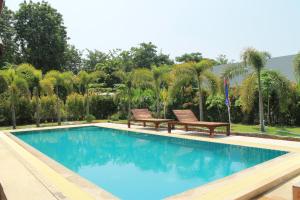 Kolam renang di atau di dekat Jim Guesthouse