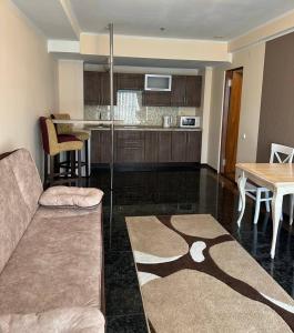 Kuchyň nebo kuchyňský kout v ubytování Mark Plaza Hotel