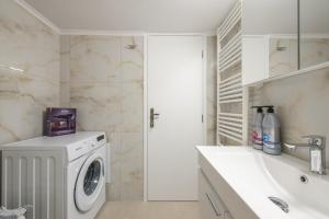Foto sihtkohas Piraeus asuva majutusasutuse Sea Breeze Suite with Jacuzzi galeriist