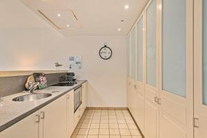 Afbeelding uit fotogalerij van Huswell - Cozy apartment with sea-view 1 min from beach in Knokke-Heist