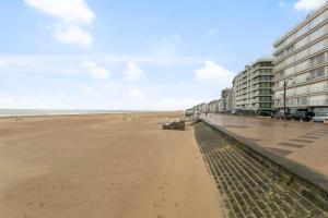 Afbeelding uit fotogalerij van Huswell - Cozy apartment with sea-view 1 min from beach in Knokke-Heist