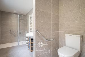 Ένα μπάνιο στο Évasion Privée au Mans - Gîte Champêtre & Équestre +14 φωτογραφίες