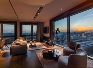 Uma área de estar em b'mine Hotel Frankfurt Airport
