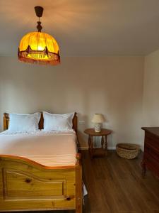 Llit o llits en una habitació de 3-Bedroom and 1-bedroom Apartments in Kobuleti