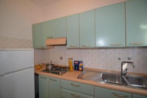 A kitchen or kitchenette at Annarosa