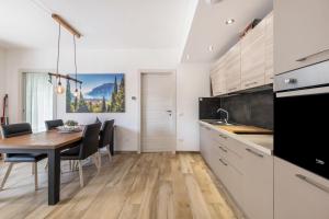 Η κουζίνα ή μικρή κουζίνα στο Ai Colli garden relax apartment +11 φωτογραφίες