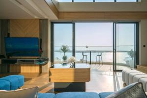 un soggiorno con vista sull'oceano di Homestay citadines a Ha Long