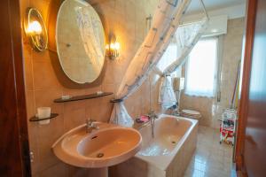 Ένα μπάνιο στο Casa Vacanze Ferrando +30 φωτογραφίες