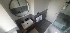 Koupelna v ubytování Central stylish apartment