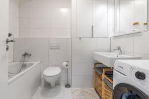 Ένα μπάνιο στο Cozy apartment near city centrum and Bratislava airport +22 φωτογραφίες