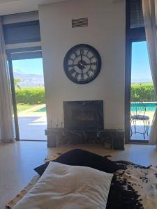 Bazén v ubytování Villa Deluxe Au Pied de l'Atlas nebo v jeho okolí