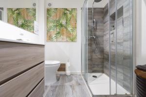 A bathroom at BEACHOME4u 5