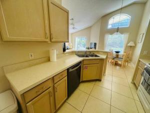 Gallery image of TAG Tranquility Vacation Home - Golf course view in Haines City