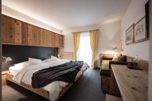 Postel nebo postele na pokoji v ubytování Hotel & Gasthof zum Hirschen