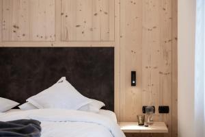 Postel nebo postele na pokoji v ubytování Hotel & Gasthof zum Hirschen