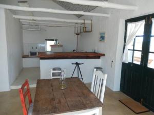 Køkken eller tekøkken på Vlei Cafe Cottage - Vogelgezang Farm