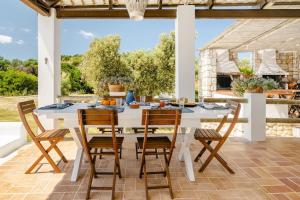 Εστιατόριο ή άλλο μέρος για φαγητό στο Los Olivos V.I.P Poolvilla Kritinia