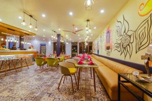 ห้องอาหารหรือที่รับประทานอาหารของ Green N Breeze Resorts Mussoorie